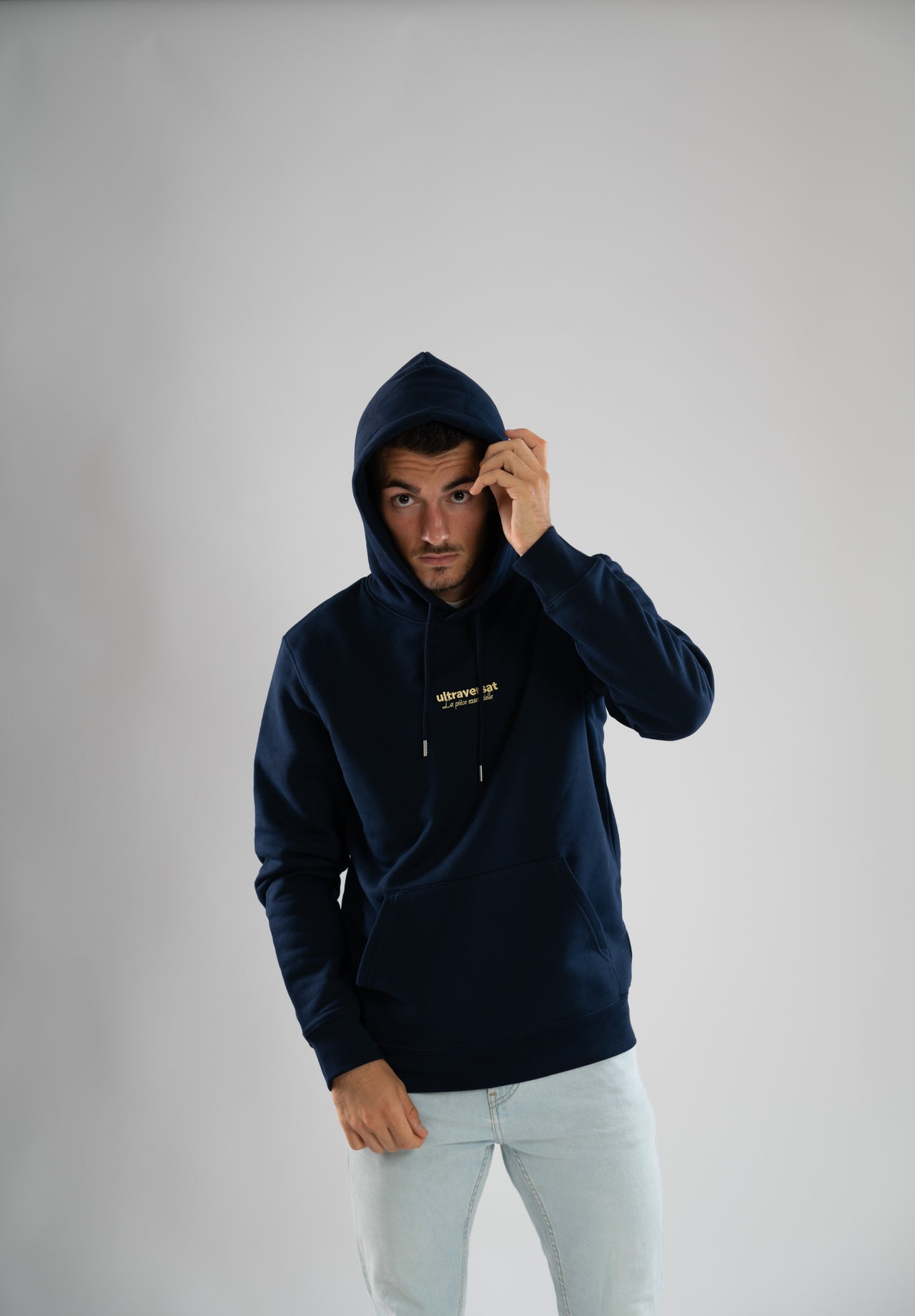 Le sweatshirt Brodé "La pièce essentielle"